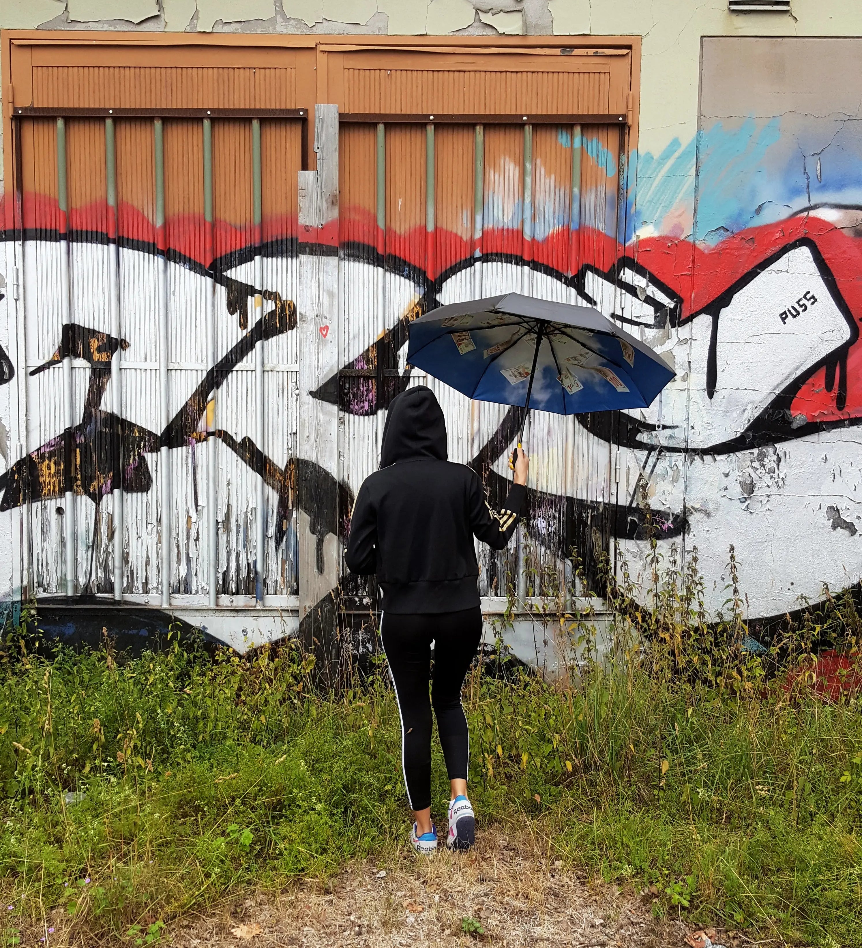 Cash Flow Umbrella – Playful, Windproof & UPF50+ Protection.